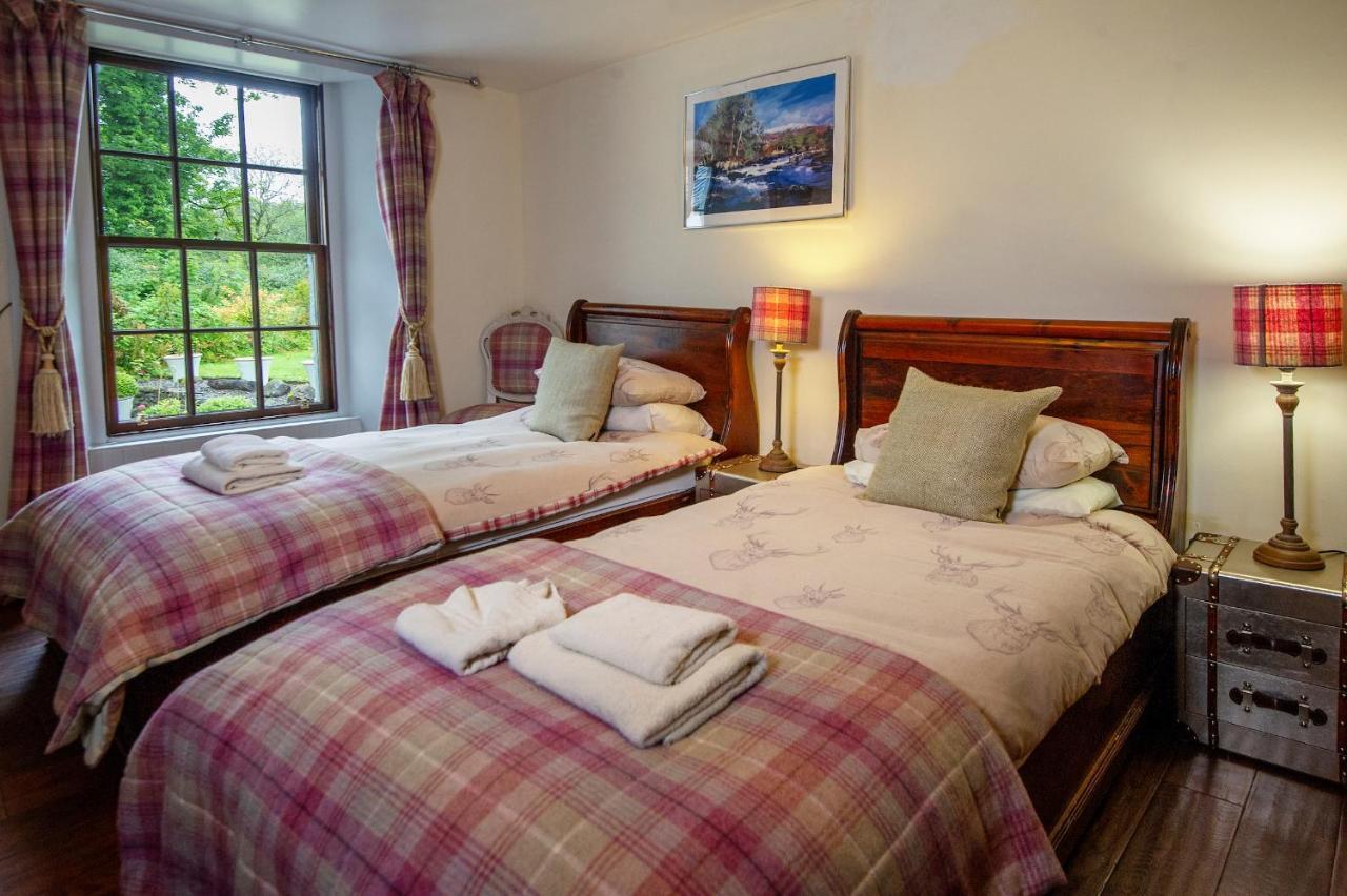 The Falls Of Dochart Inn Killin Eksteriør billede